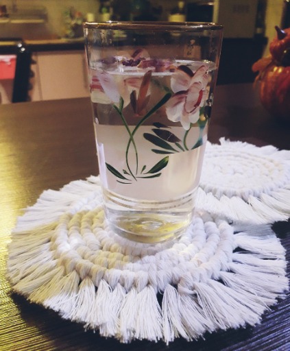 زیر لیوانی|شین مکرمه