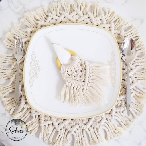 زیر بشقابی|سحاب مکرمه