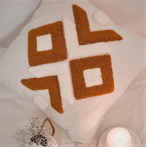 کوسن پانچ دوزی|کارا گالری