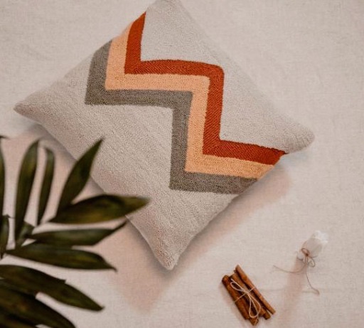 کوسن پانچ دوزی|کارا گالری